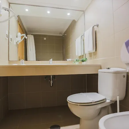 Burguezia Do Leitao Casal Comba